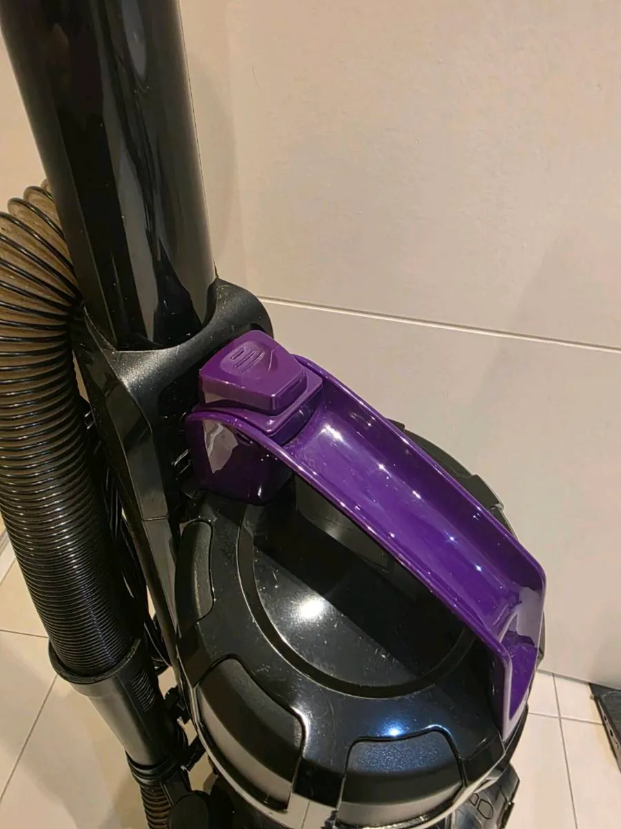 Vacuum Cleaner - Image 3