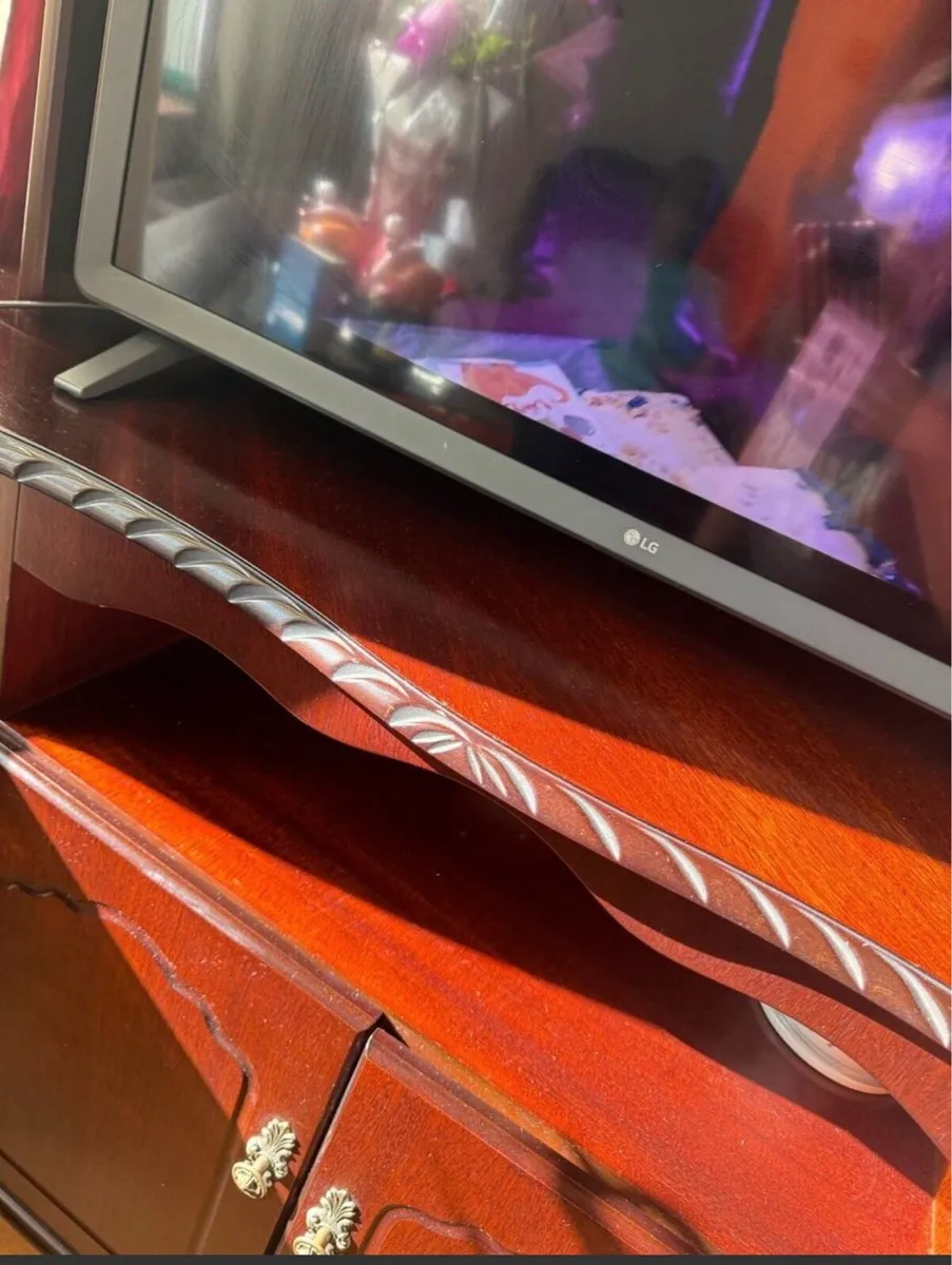 Vintage Wooden Display / TV Press - Image 2