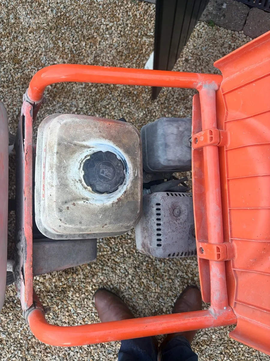 Bell petrol mixer with stand - Image 4