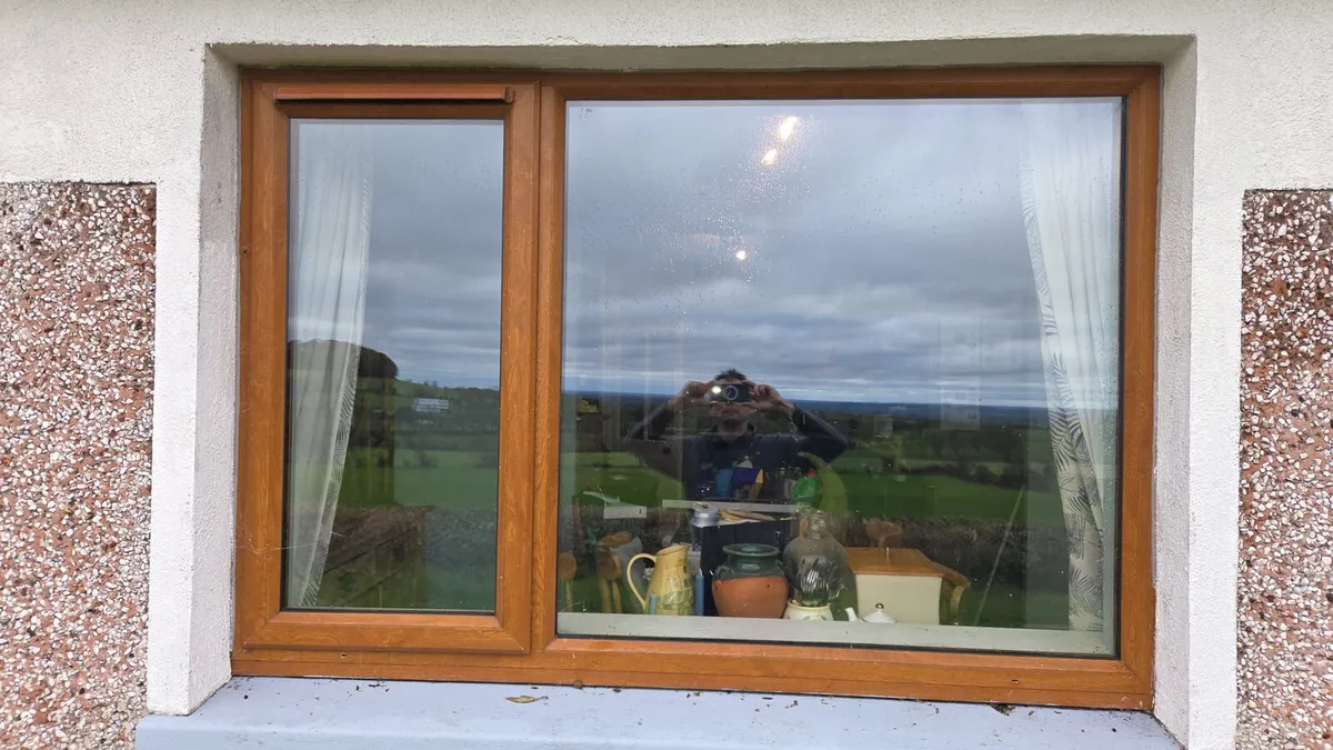 HIGH QUALITY GOLDEN OAK WINDOW