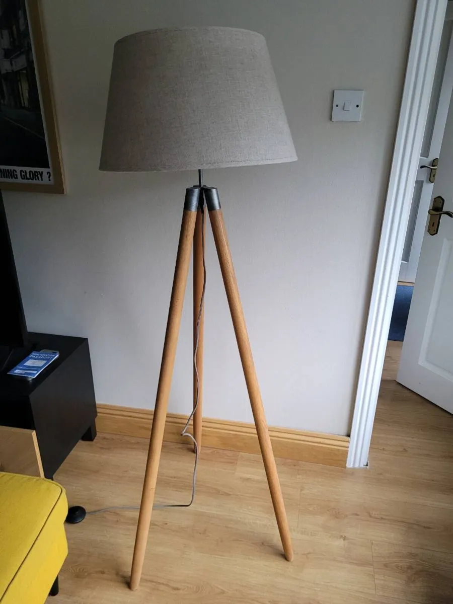Tripod Lamp