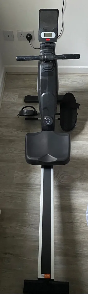 Rowing machine - Image 1