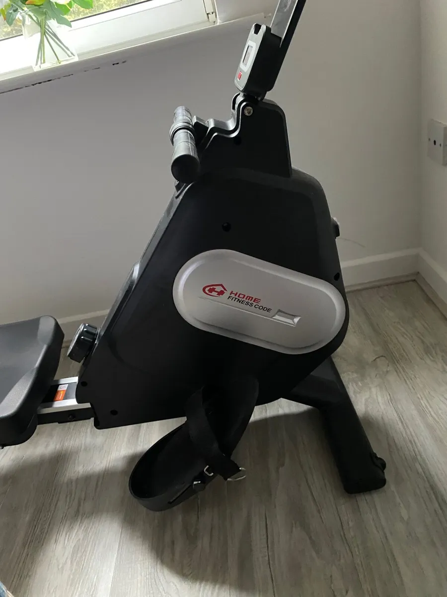 Rowing machine - Image 2