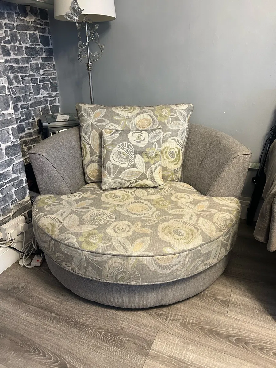 Sofa - Image 3