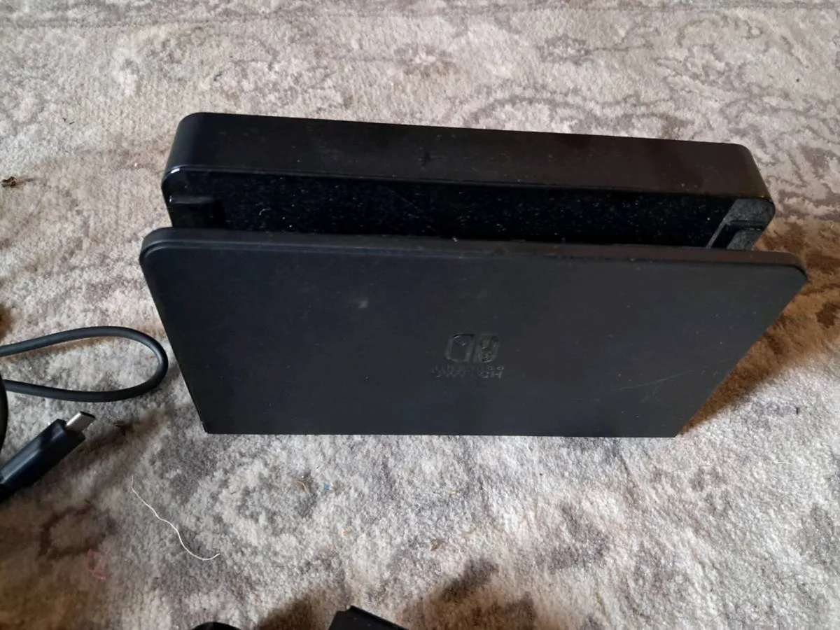 Nintendo Switch OLED - Image 3