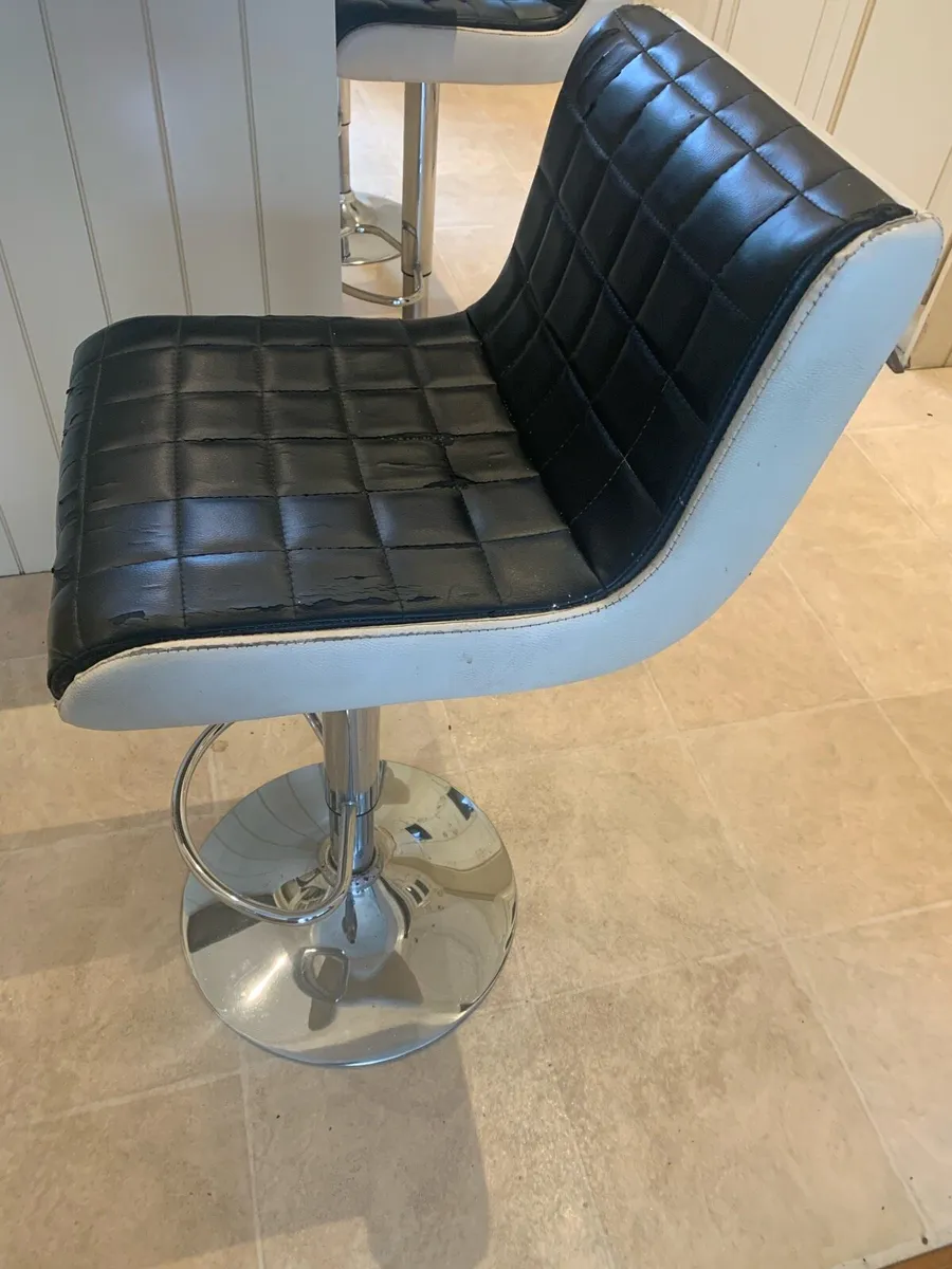 Kitchen chairs x 4 - Image 2