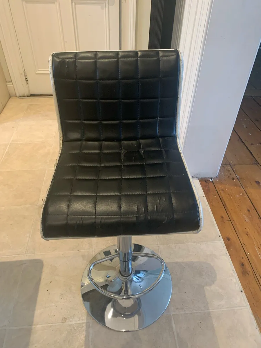 Kitchen chairs x 4 - Image 3