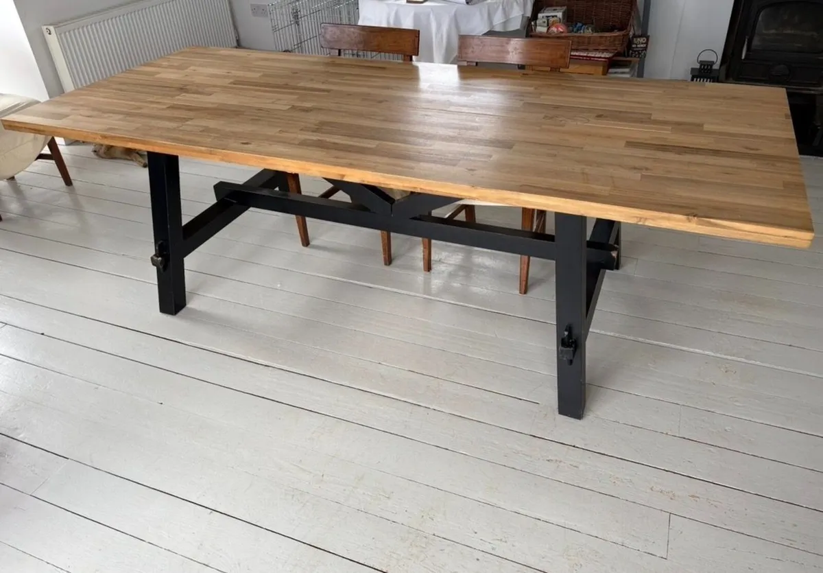 Kitchen table - Image 1