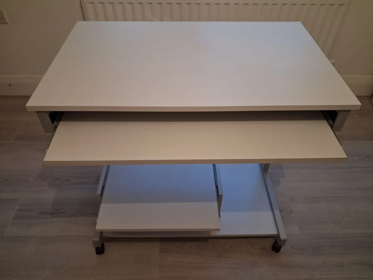 Computer Table - Image 2