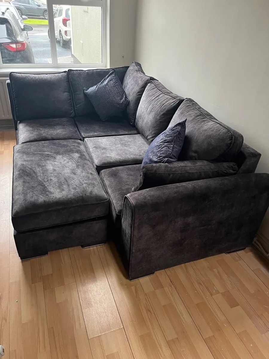 Charcoal grey corner couch - Image 2