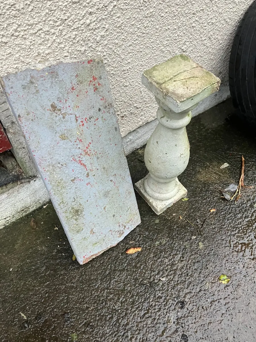 30 Concrete balustrades and cappings - Image 1