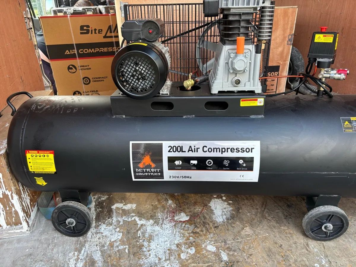 200 L air compressor - Image 3