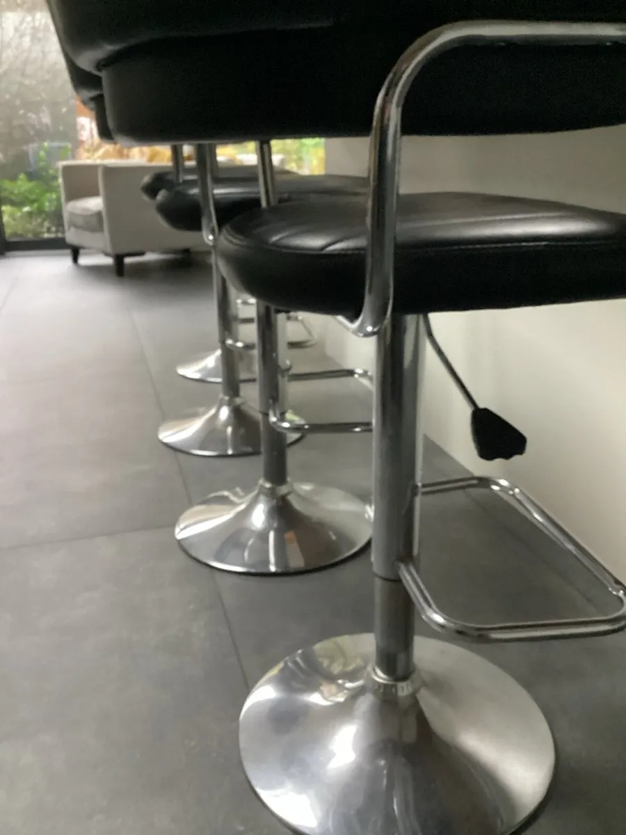 Islands Swivel Chairs - Image 2