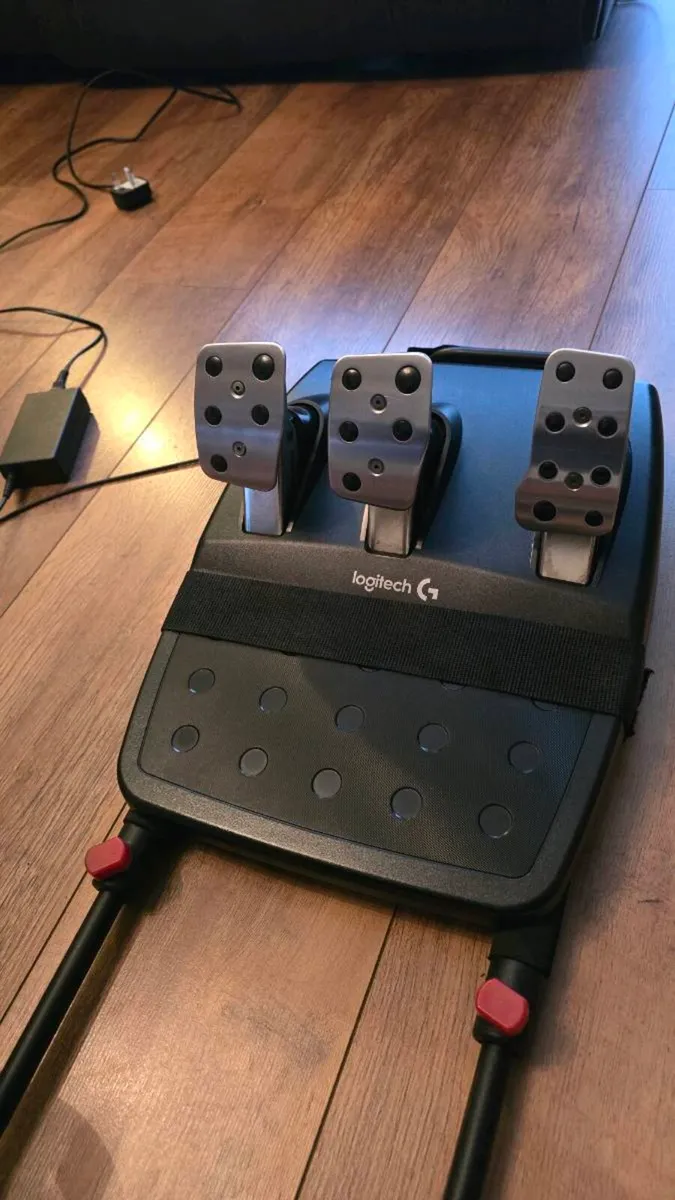 Logitech G29 + Playseat Challenge set - Image 4