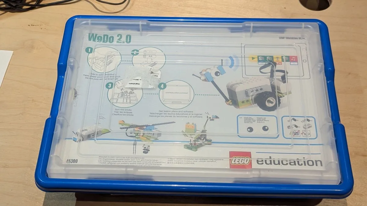 LEGO WeDo 2.0 Robotics Set 45300 - Complete - Image 3