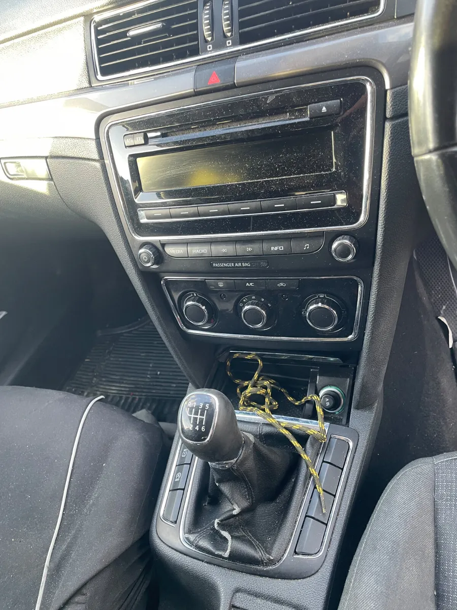 14 Skoda superb 1.6 tdi - Image 4