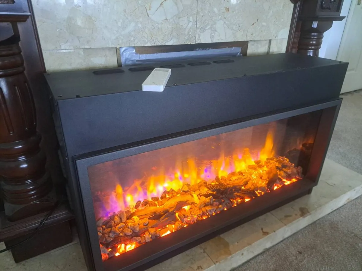 Electric media wall fire - Image 4