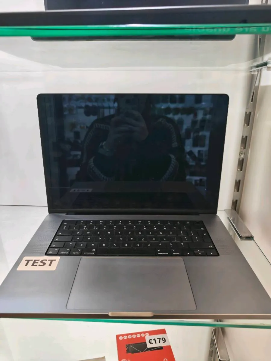 MacBook Pro M1 Pro - Image 2
