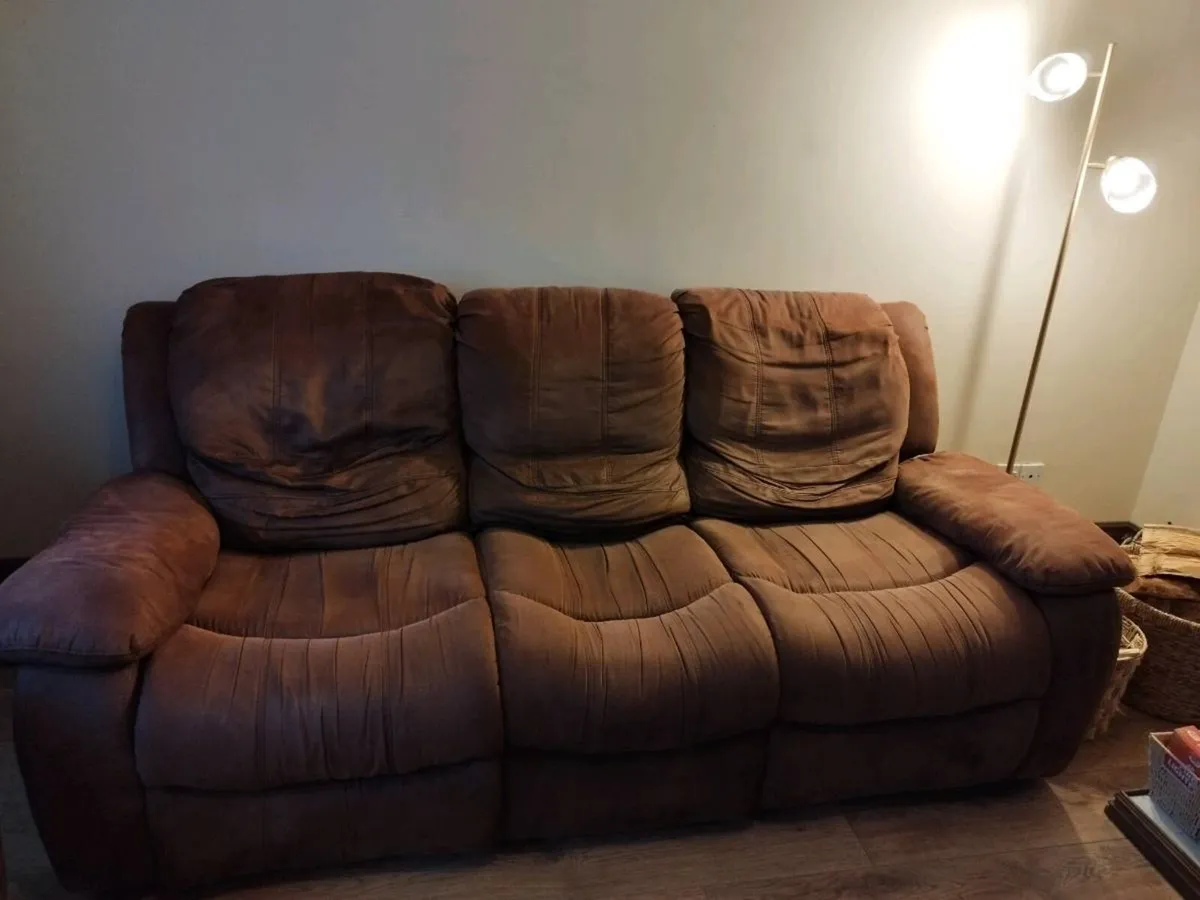 3+2 Seater Recliner Sofa Set - Image 3