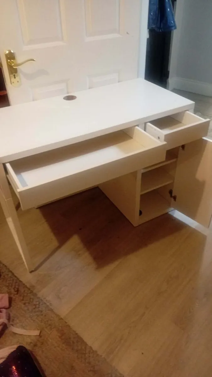 Desk - Image 2