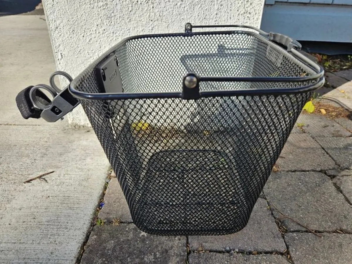 Basil Bilbao Front Bike Basket - Image 4