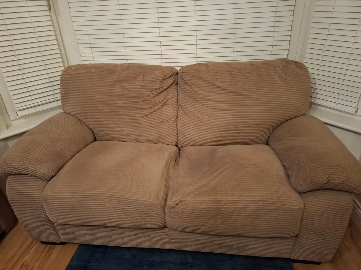 2 seater sofa ☆ FREE TO COLLECT ☆ - Image 1