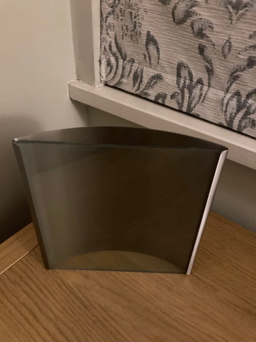 Float stainless steel Picture frame