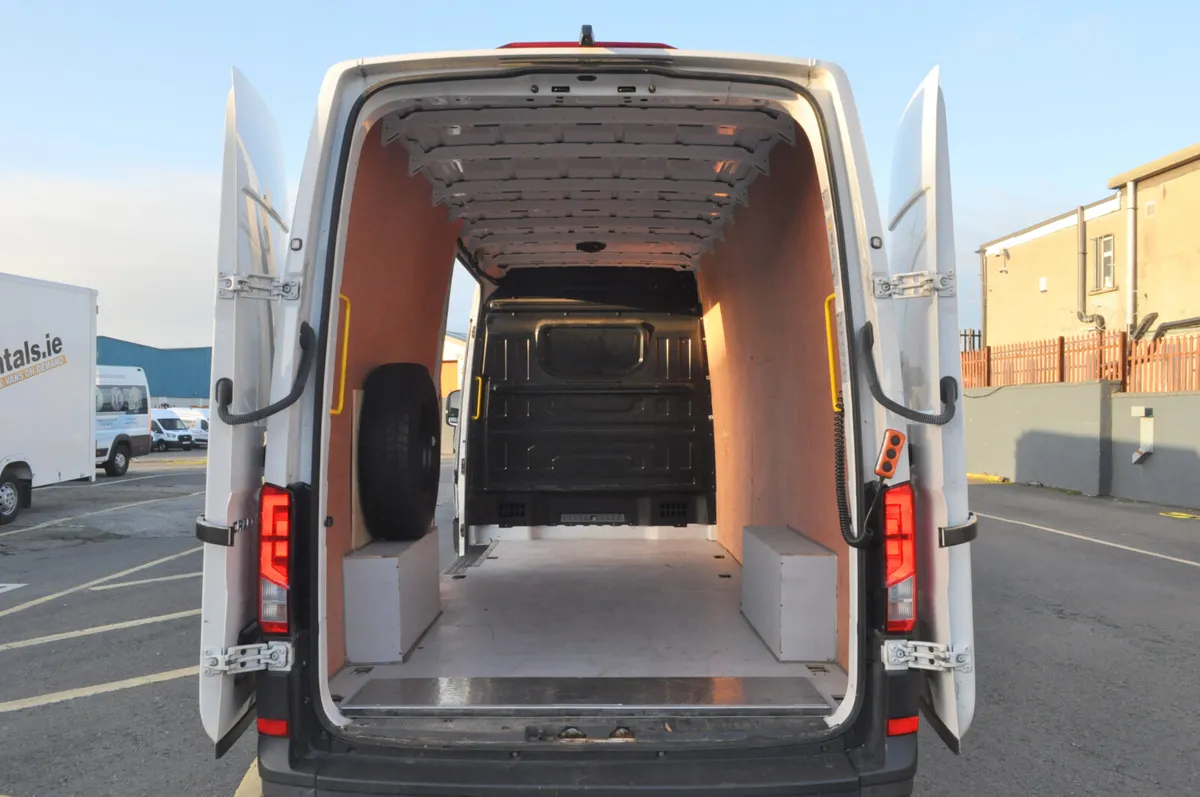 Volkswagen Crafter LWB - Folding Tail Lift - Image 2