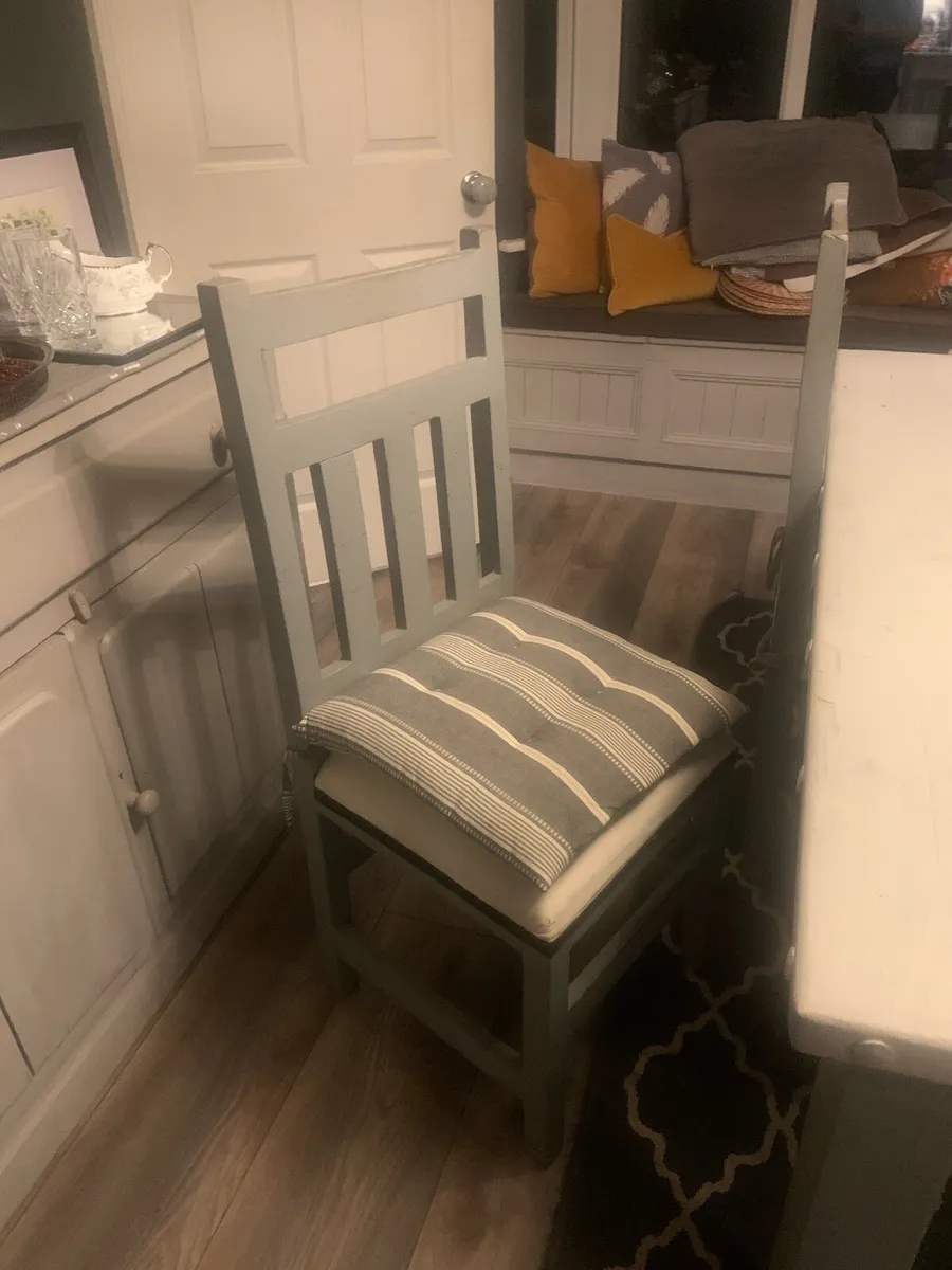Dining table and chairs - Image 4