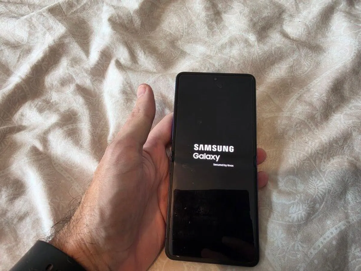 samsung flip 7 mint condition - Image 3