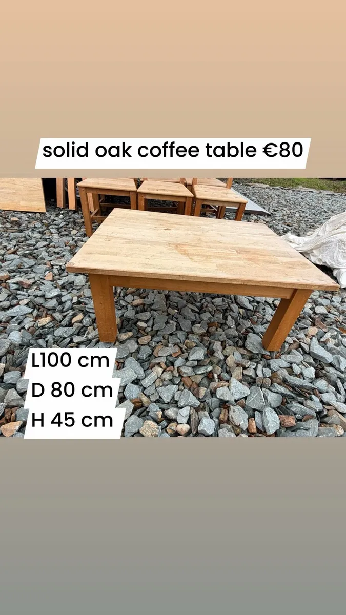 solid coffee table €80 - Image 1