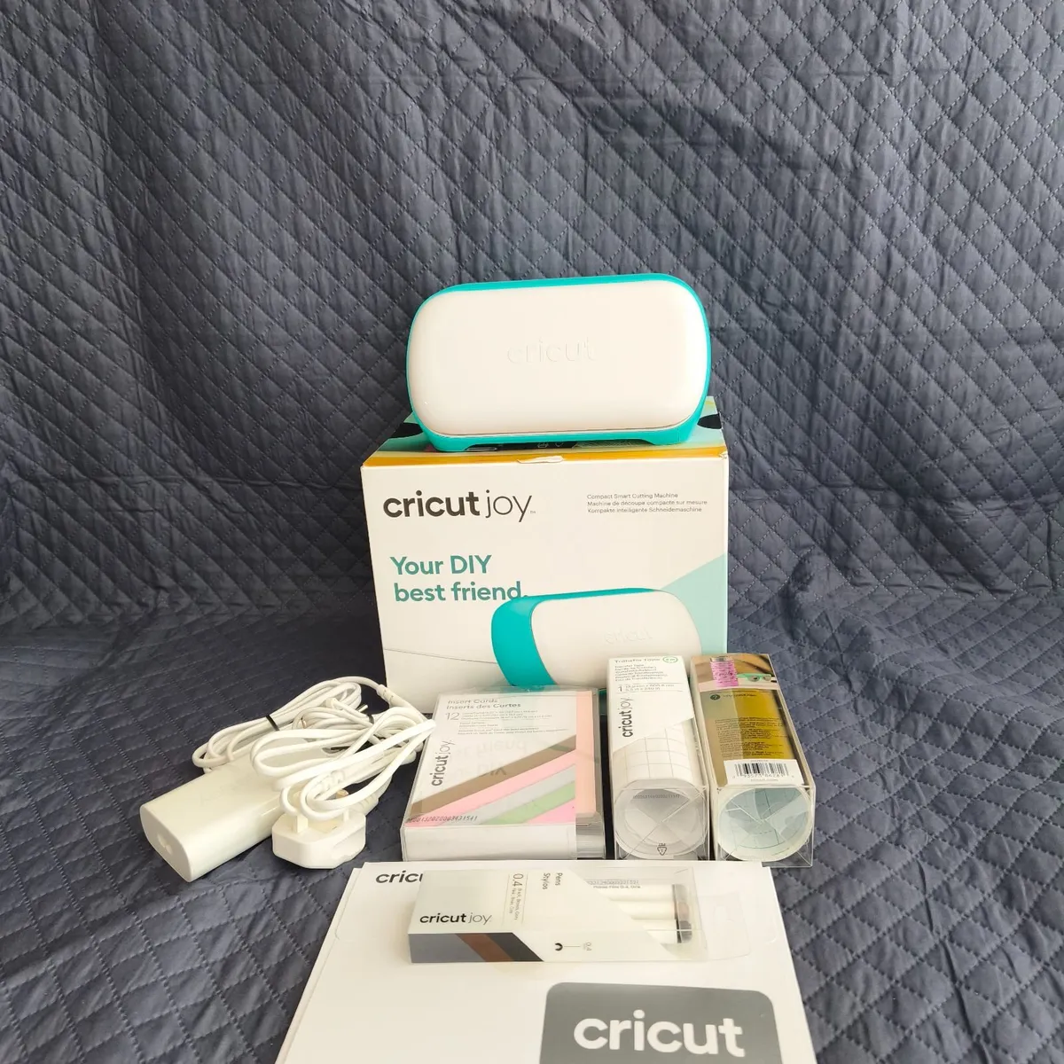 Cricut Joy Cutting Machine – Starter Bundle - Image 2