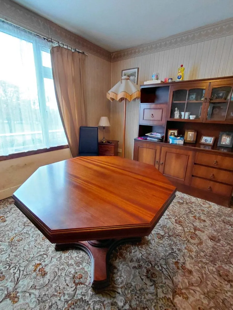 Table - Superb condition - Image 2