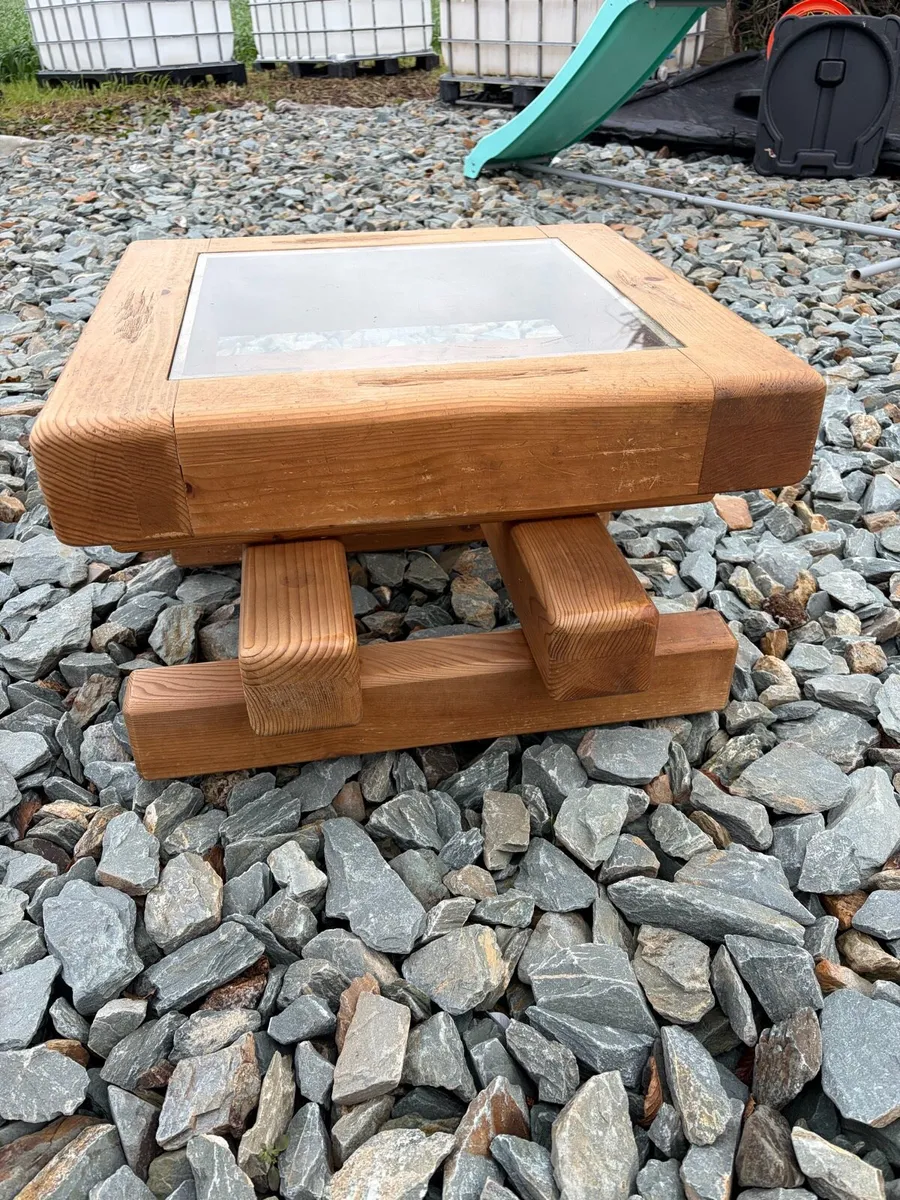 solid wooden coffee table - Image 4