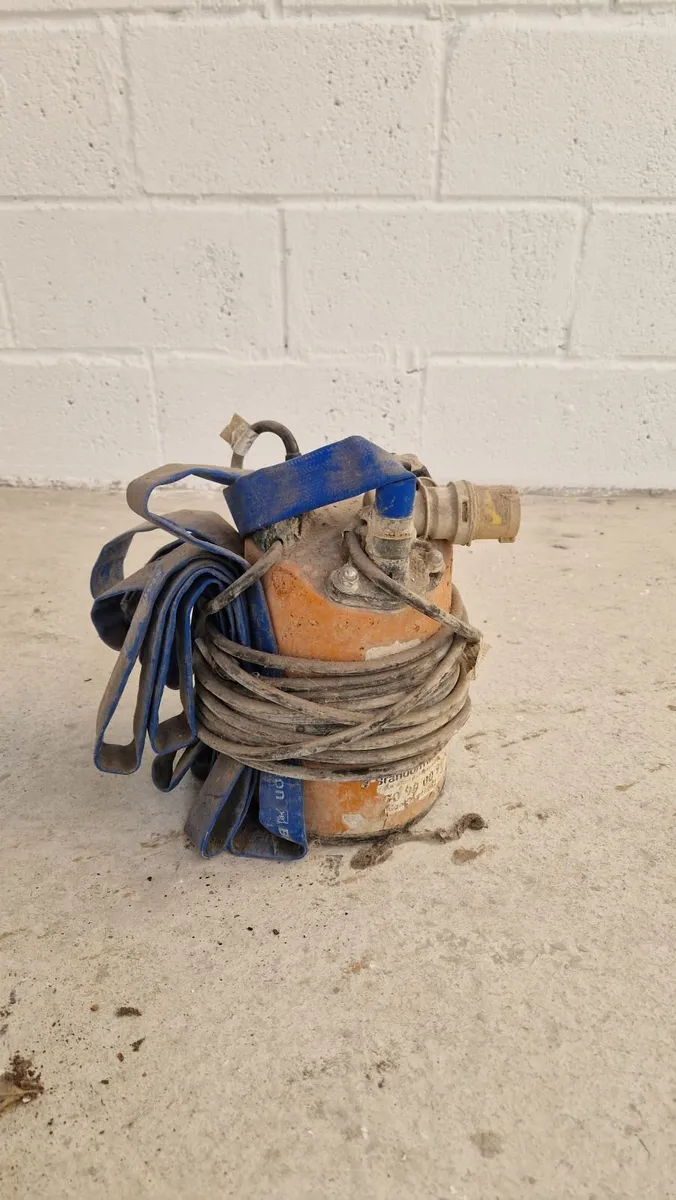 Submersible pump