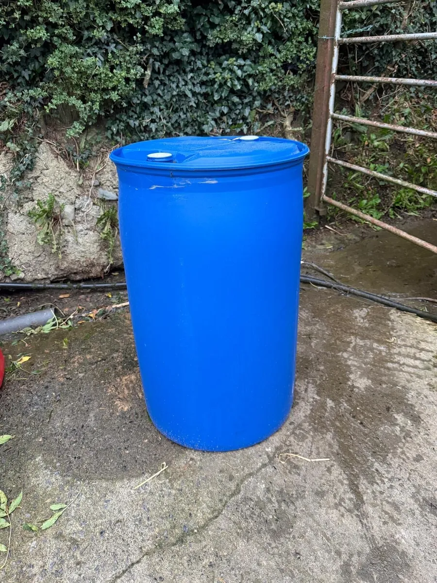 200L plastic barrels