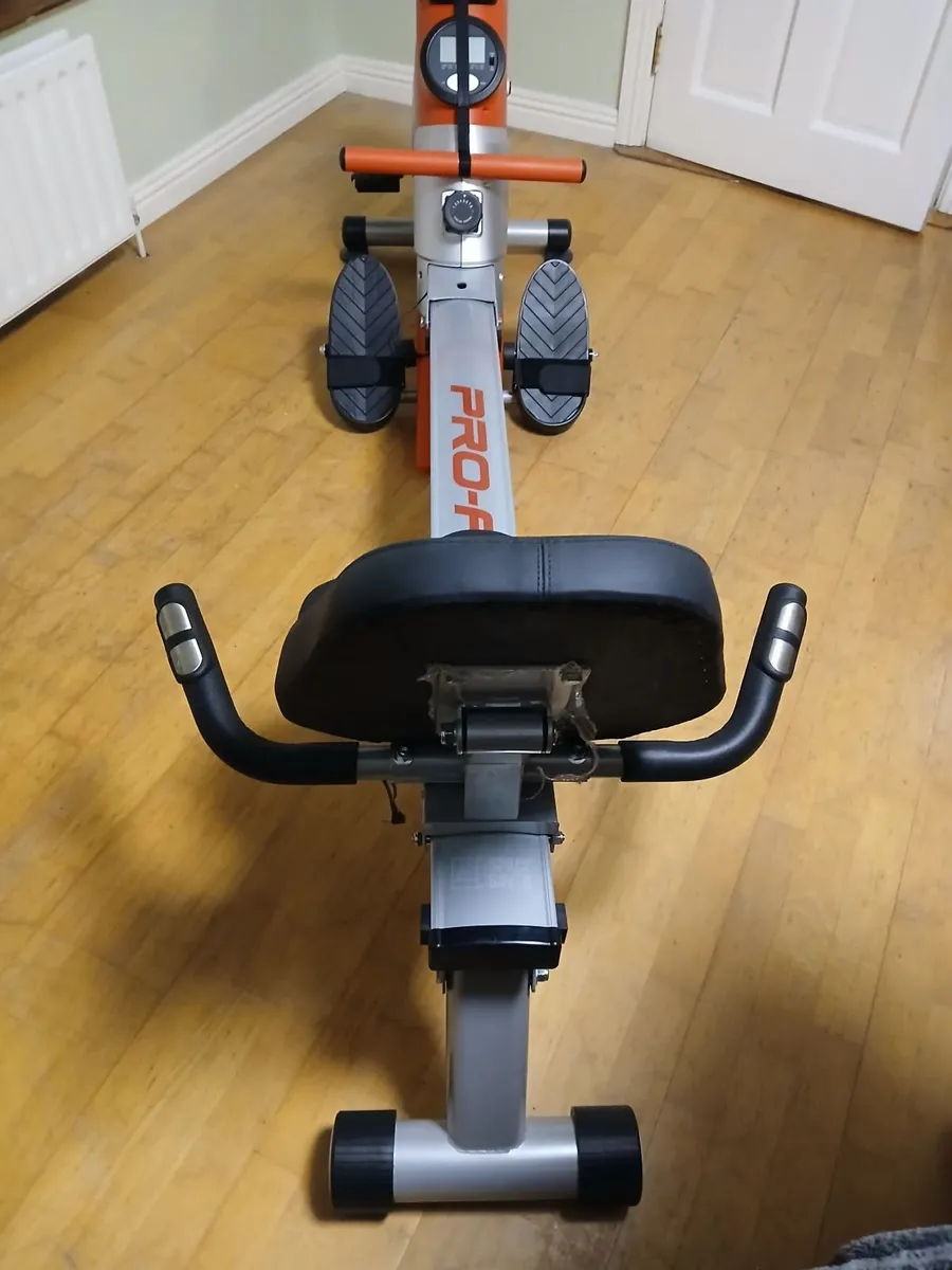 Rowing Machine - Image 2