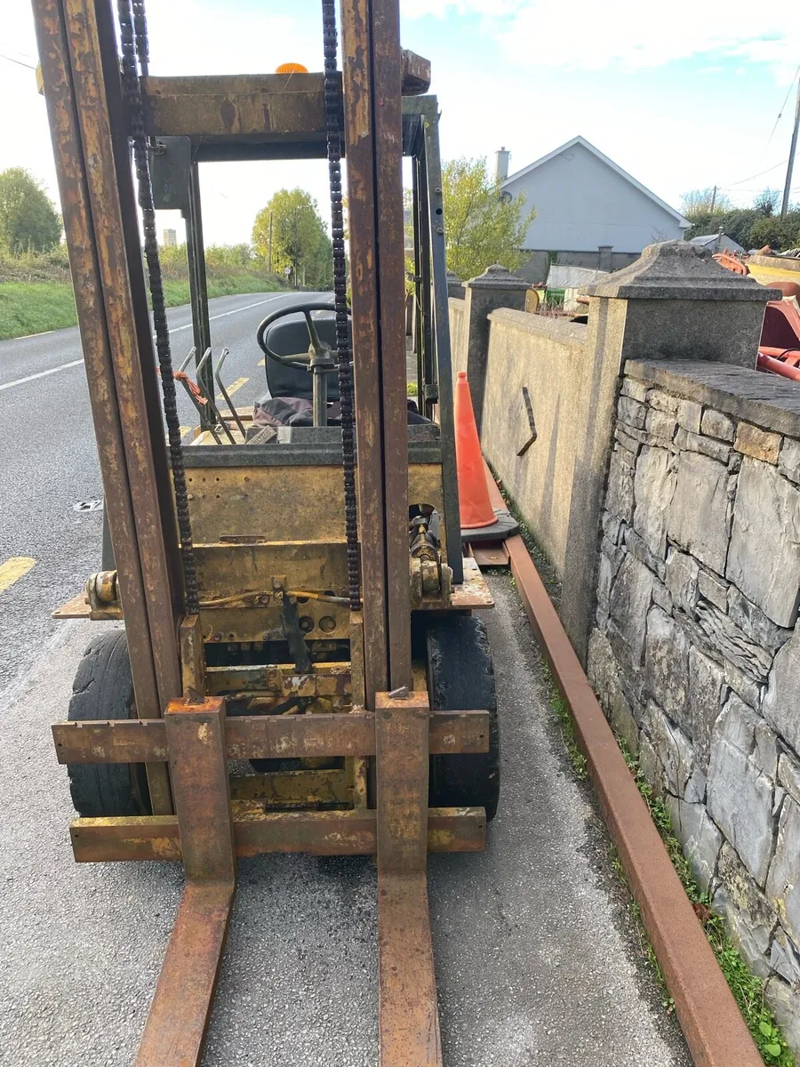 Forklift - Image 4