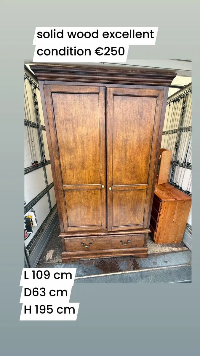 solid wooden wardrobe - Image 1