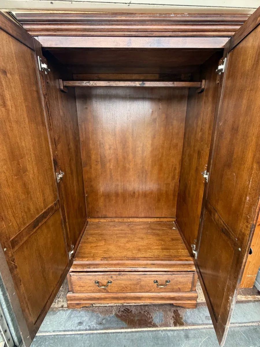 solid wooden wardrobe - Image 2