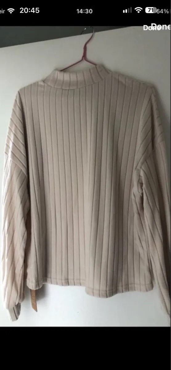 Ladies BNWT jumper size L €5 - Image 3
