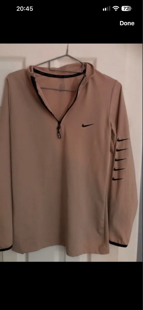 Ladies Nike sweater size L €5 - Image 4