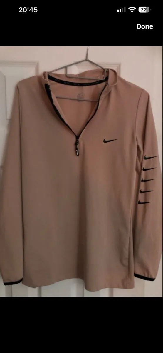 Ladies Nike sweater size L €5 - Image 2