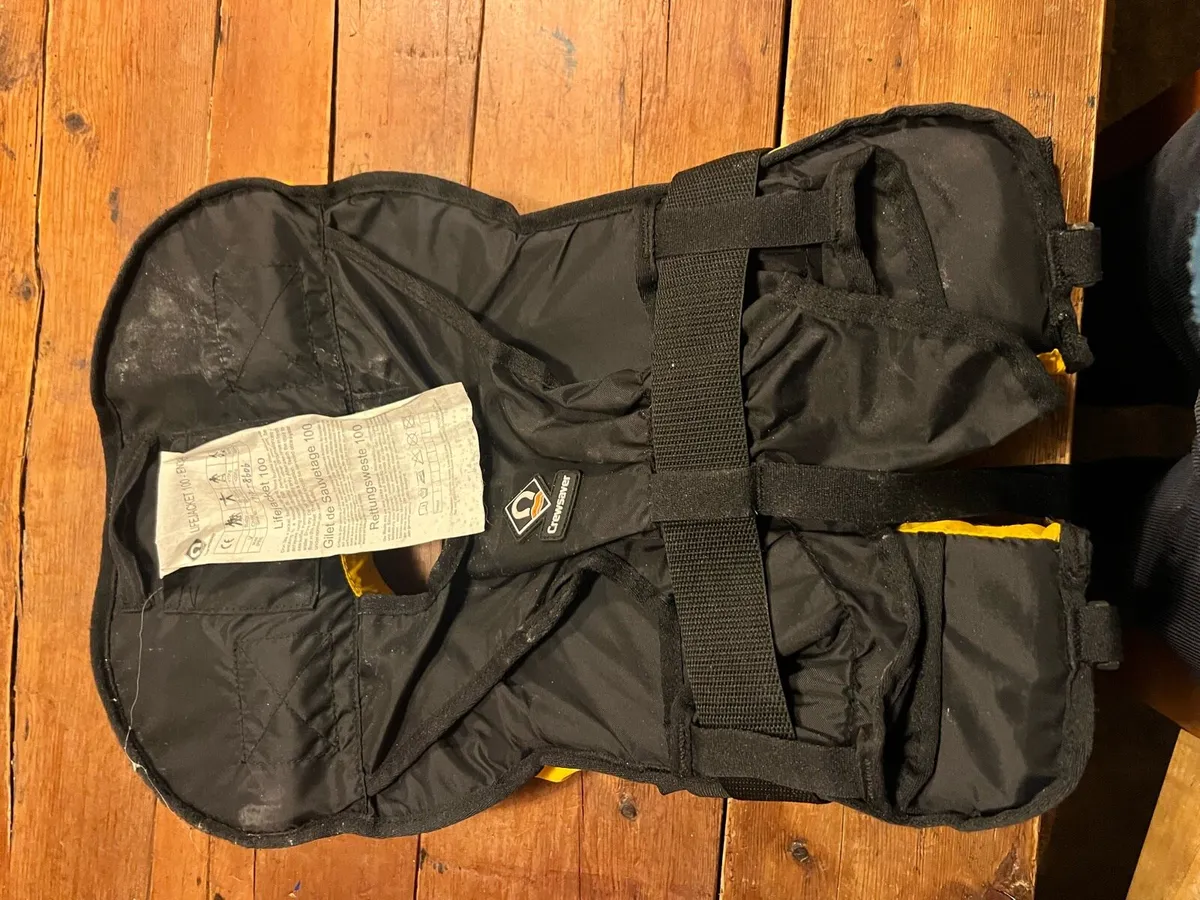 Crewsaver child life jacket <20kg - Image 2