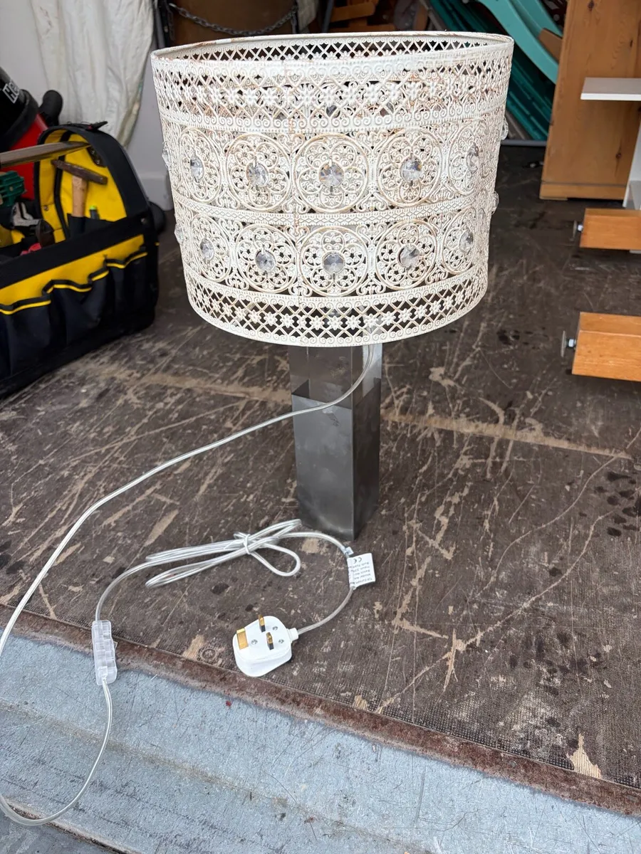 bedside lamp €20 - Image 3