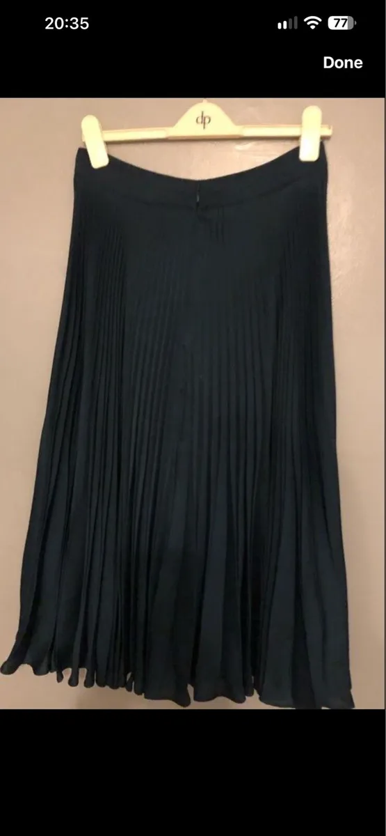Ladies designer skirt size 10 €10 - Image 2