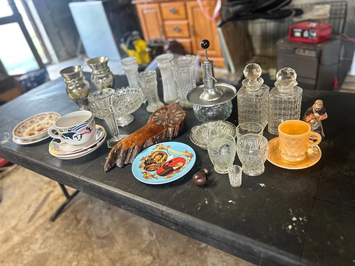Glass ware and other pieces - Image 2