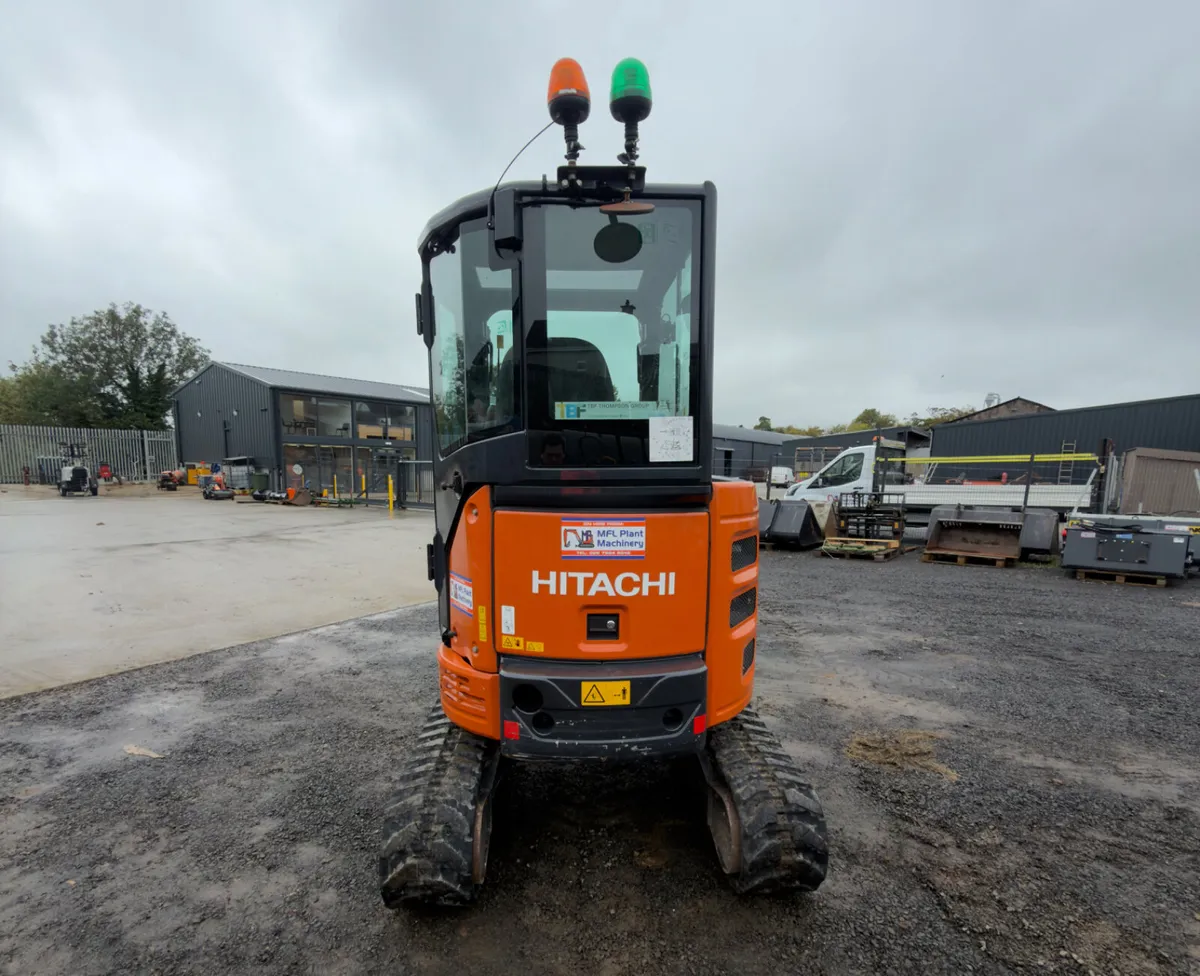 Hitachi 26u Digger - Image 4