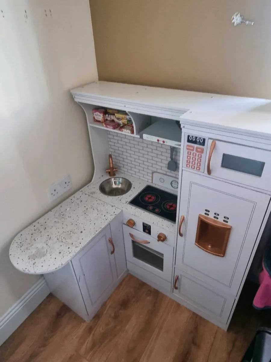 Kids kitchen - Image 1