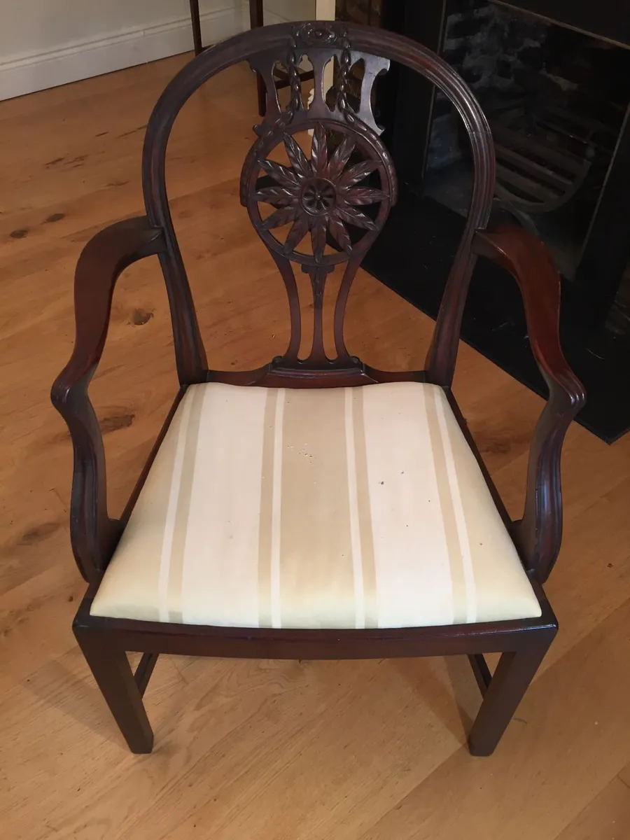 6 antique dining chairs and 2 carvers - Image 3